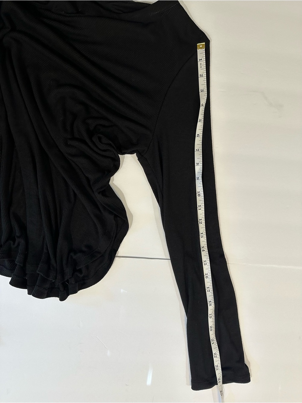 Alo Yoga Black Ribbed Long Sleeve Cutout Top Size Tag Missing L/XL - Picture 8 of 9